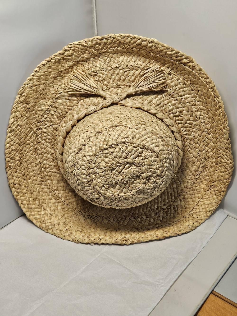 New Liz Claiborne Natural Straw Wide-Brim Braided Tassel Hat - Picture 4 of 5